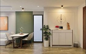 Hoang Huy Grand Tower - Jun'S Apartment & Homestay